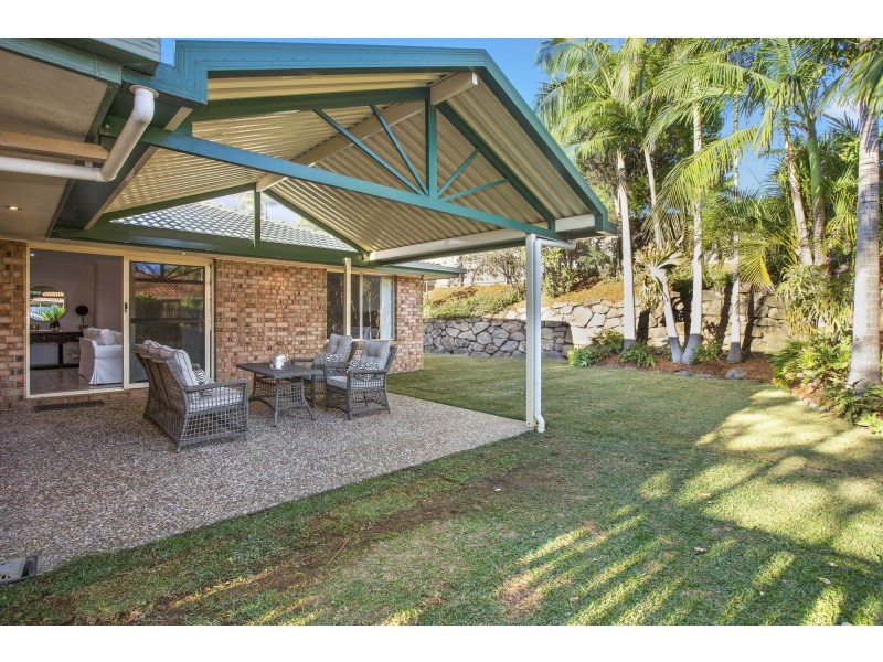 2 Desert Falls Crescent, Parkwood QLD 4214