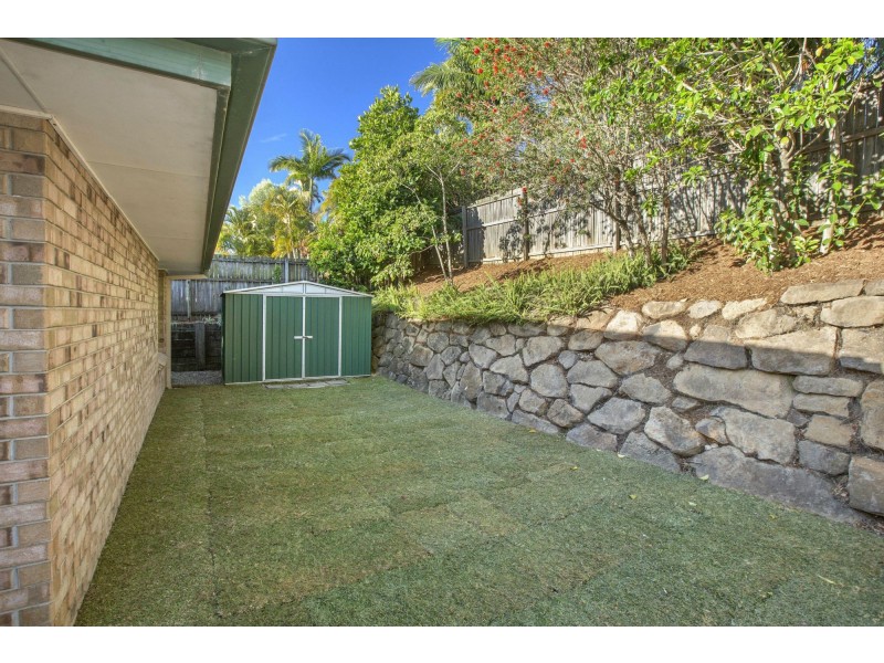 2 Desert Falls Crescent, Parkwood QLD 4214