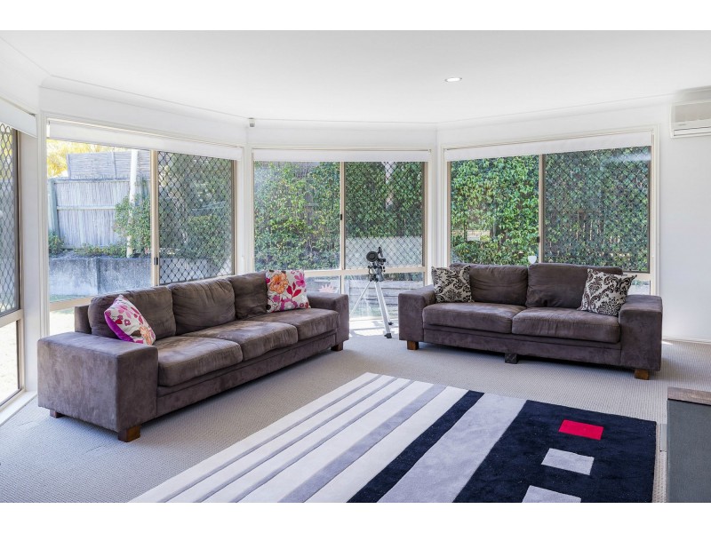 4 Greenwood Court, Helensvale QLD 4212