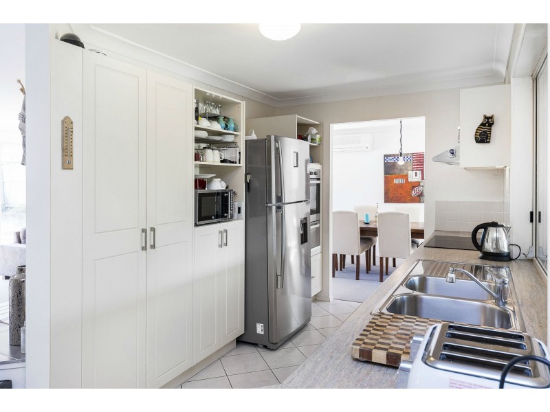 4 Greenwood Court, Helensvale QLD 4212