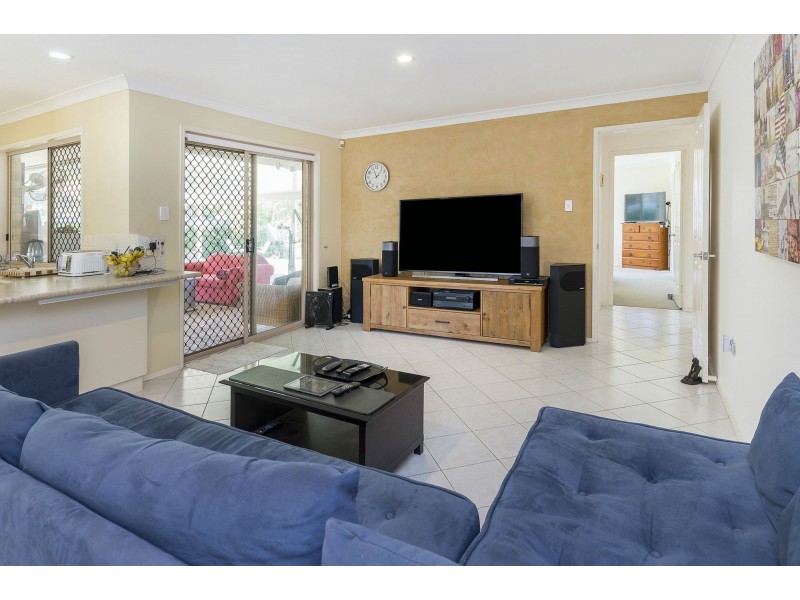 4 Greenwood Court, Helensvale QLD 4212