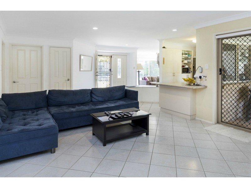 4 Greenwood Court, Helensvale QLD 4212