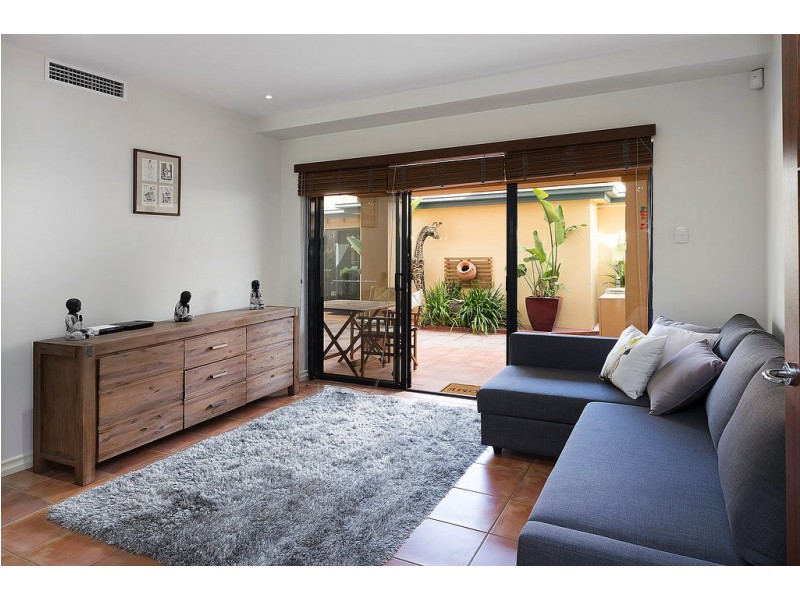 3266 Palladian Drive, Hope Island QLD 4212