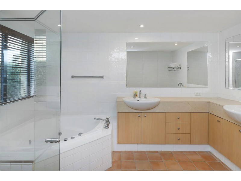 3266 Palladian Drive, Hope Island QLD 4212