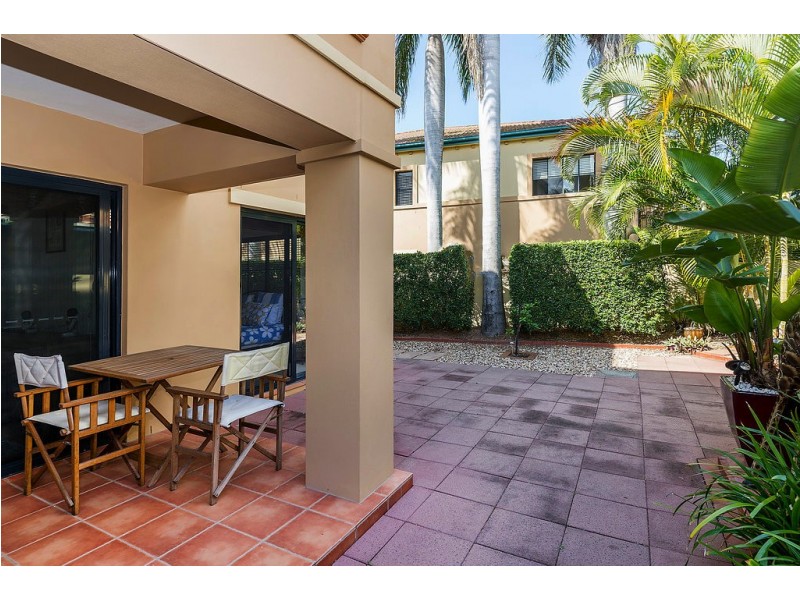 3266 Palladian Drive, Hope Island QLD 4212