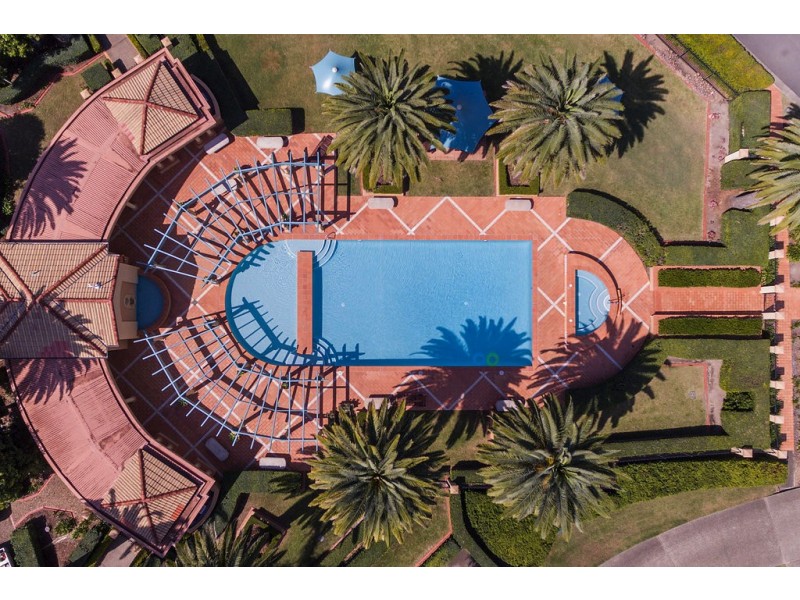 3266 Palladian Drive, Hope Island QLD 4212