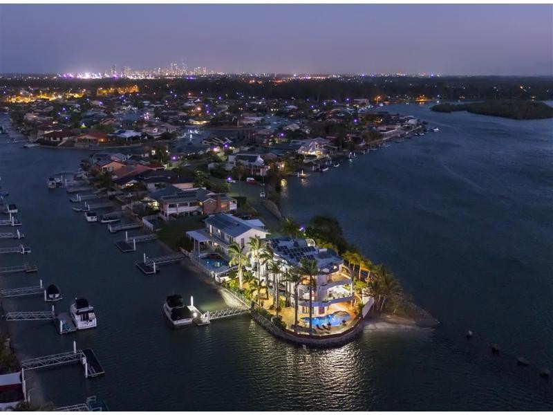 103 Tradewinds Avenue, Paradise Point QLD 4216