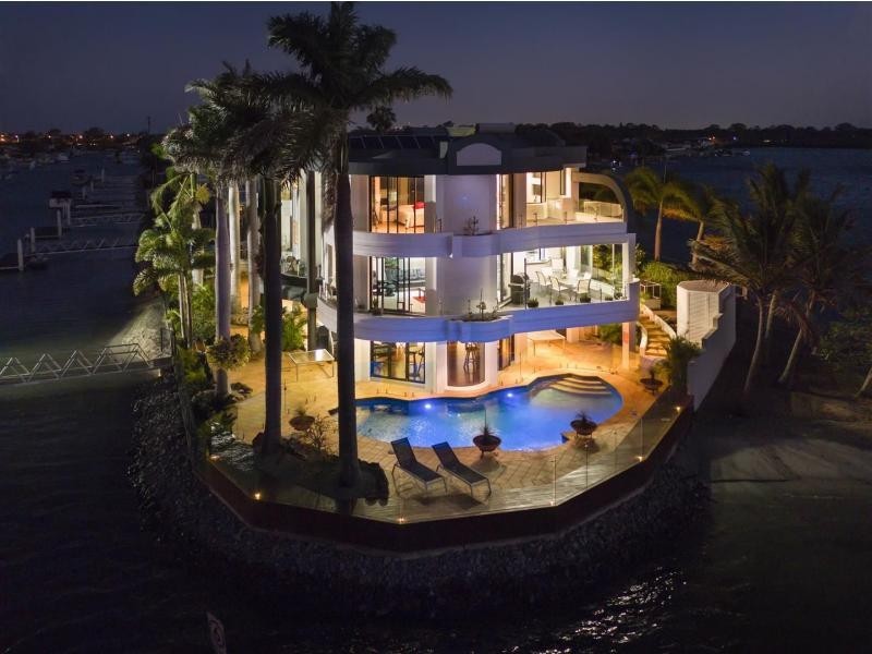 103 Tradewinds Avenue, Paradise Point QLD 4216