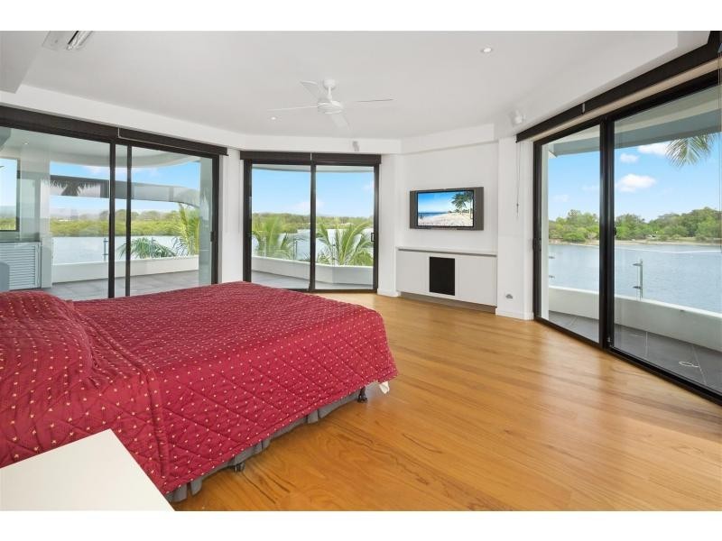 103 Tradewinds Avenue, Paradise Point QLD 4216