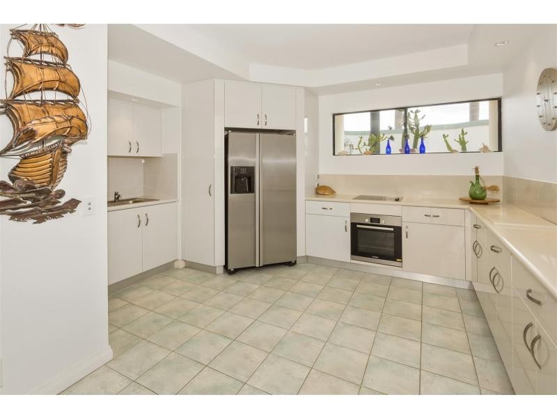 103 Tradewinds Avenue, Paradise Point QLD 4216