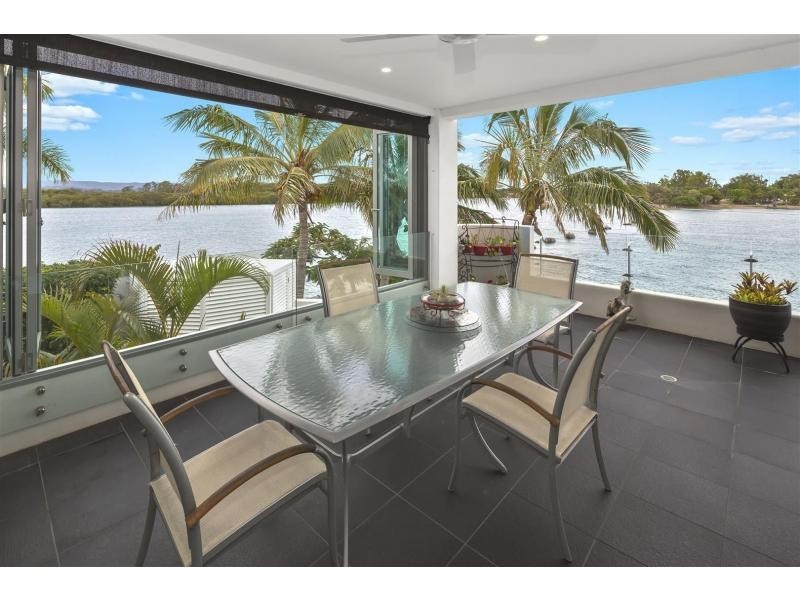 103 Tradewinds Avenue, Paradise Point QLD 4216