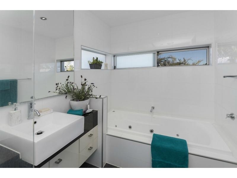 78 Marina Parade, Jacobs Well QLD 4208