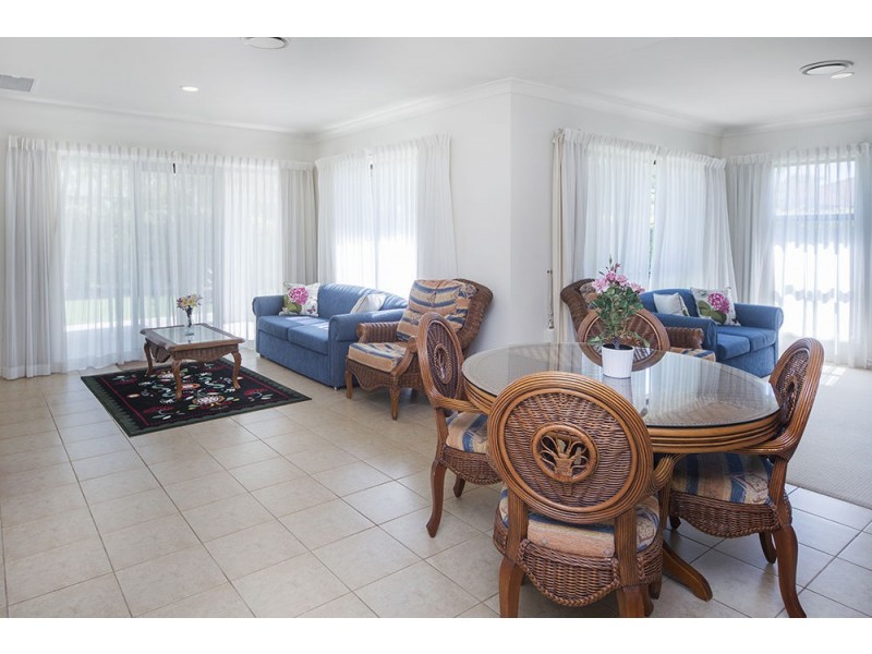 2026 Gracemere Gardens Circuit, Hope Island QLD 4212