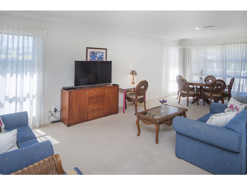 2026 Gracemere Gardens Circuit, Hope Island QLD 4212