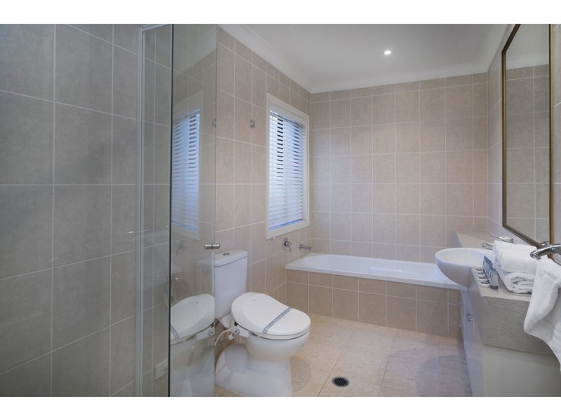 2026 Gracemere Gardens Circuit, Hope Island QLD 4212