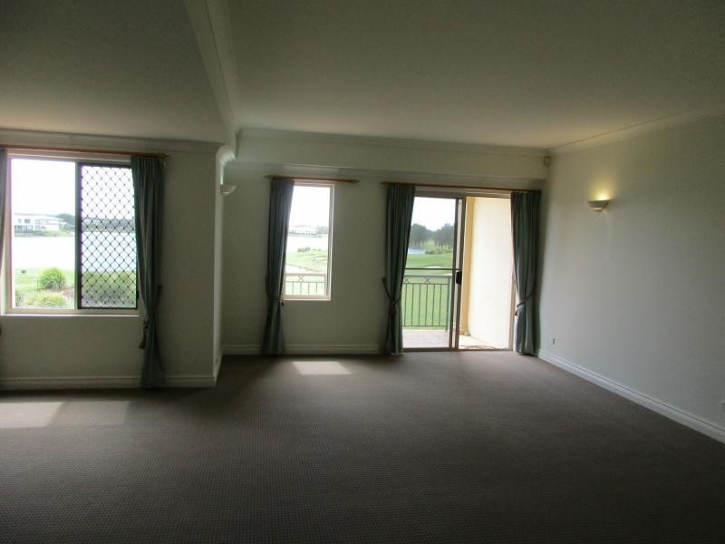 Hope Island QLD 4212