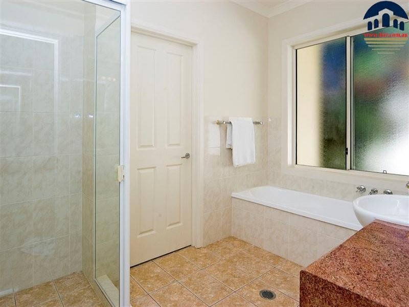 3172 Riverleigh Drive, Hope Island QLD 4212
