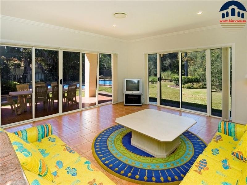 3172 Riverleigh Drive, Hope Island QLD 4212