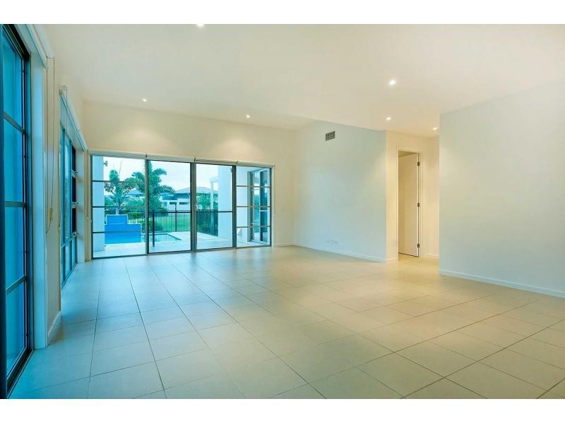 Hope Island QLD 4212