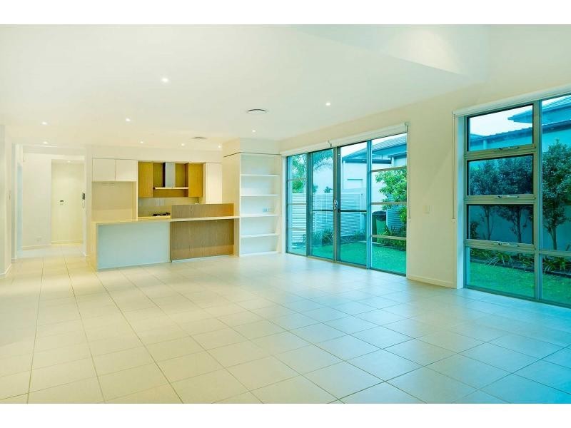 Hope Island QLD 4212