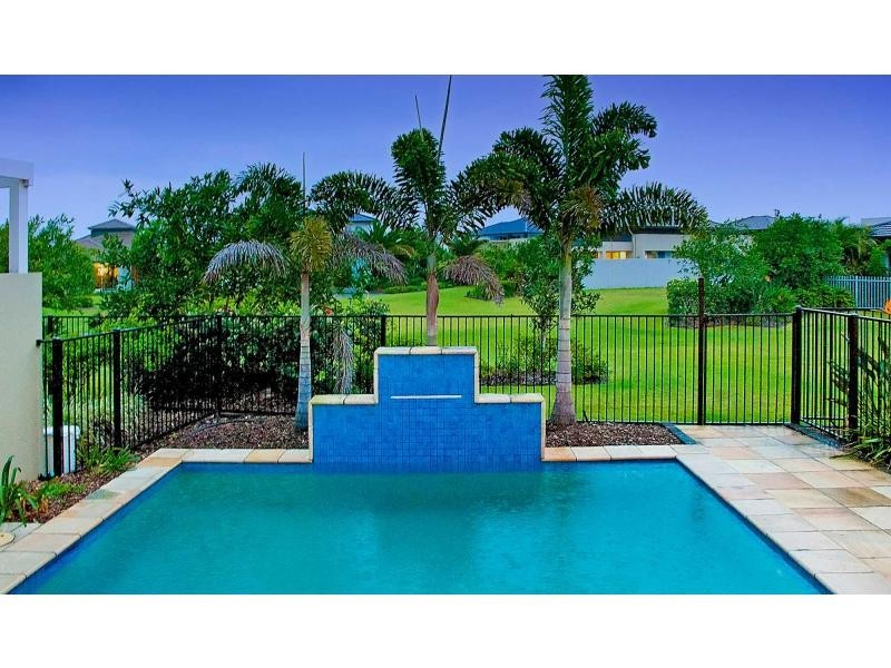 Hope Island QLD 4212