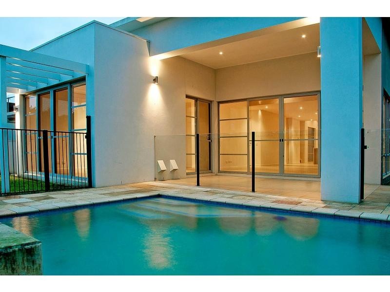 Hope Island QLD 4212