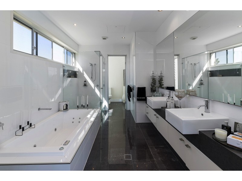 78 Marina Pde, Jacobs Well QLD 4208