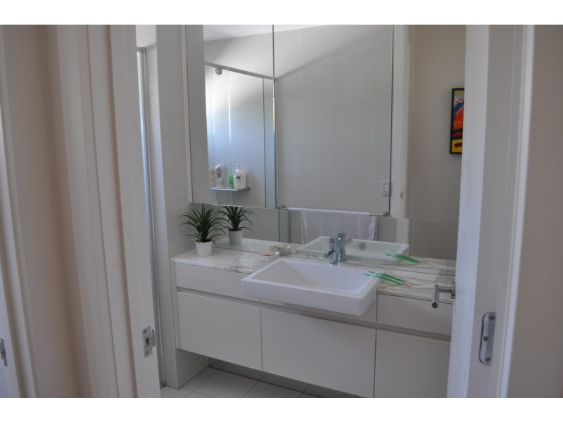 7520 Springfield Drive, Hope Island QLD 4212