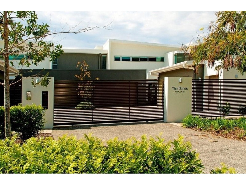 7520 Springfield Drive, Hope Island QLD 4212