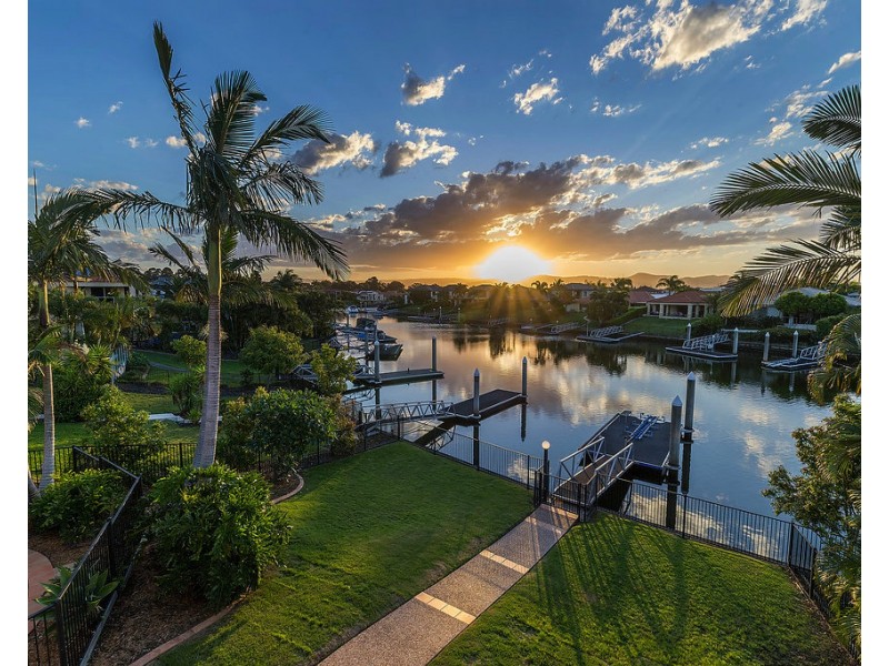 2131 Carlton Dr, Hope Island QLD 4212