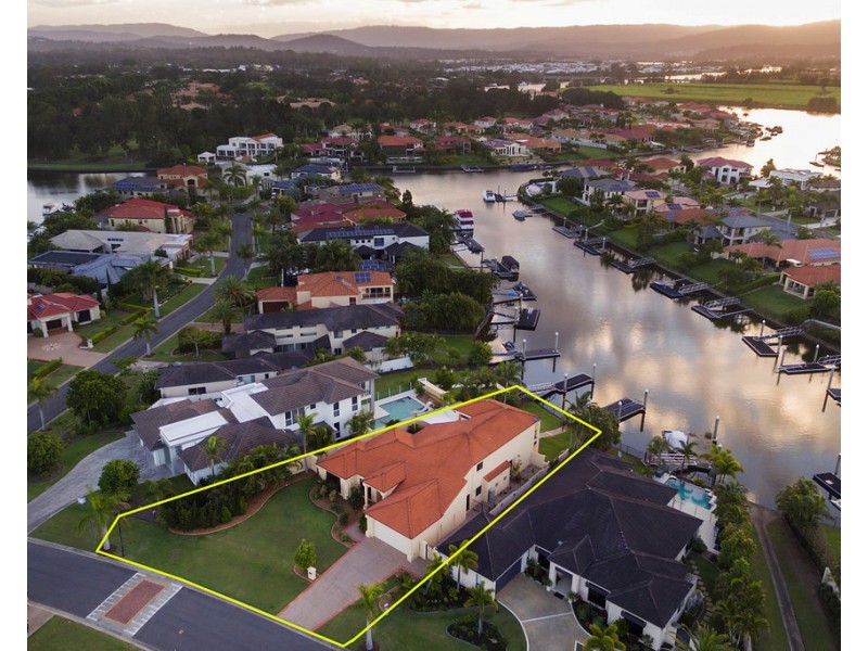 2131 Carlton Dr, Hope Island QLD 4212