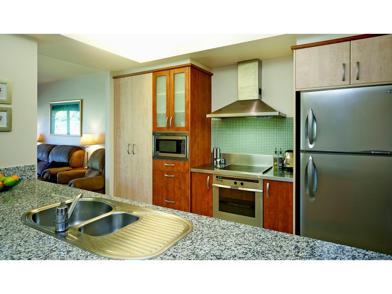 3230 Palladian Dr, Hope Island QLD 4212