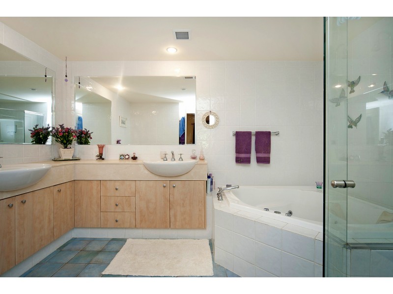 3230 Palladian Dr, Hope Island QLD 4212