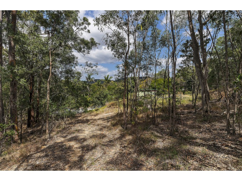 266 Kopps Rd, Oxenford QLD 4210