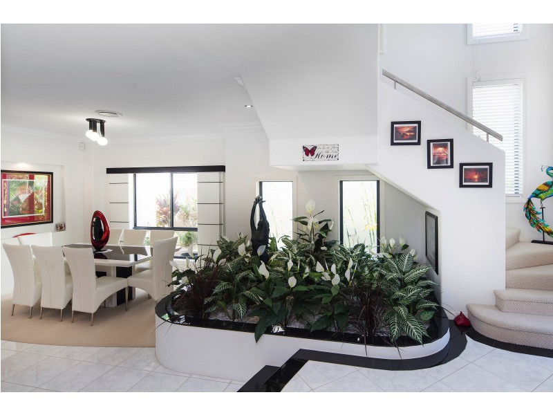 2159 Beaufort Way, Hope Island QLD 4212