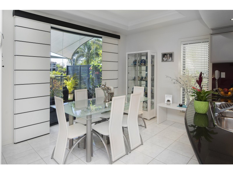 2159 Beaufort Way, Hope Island QLD 4212