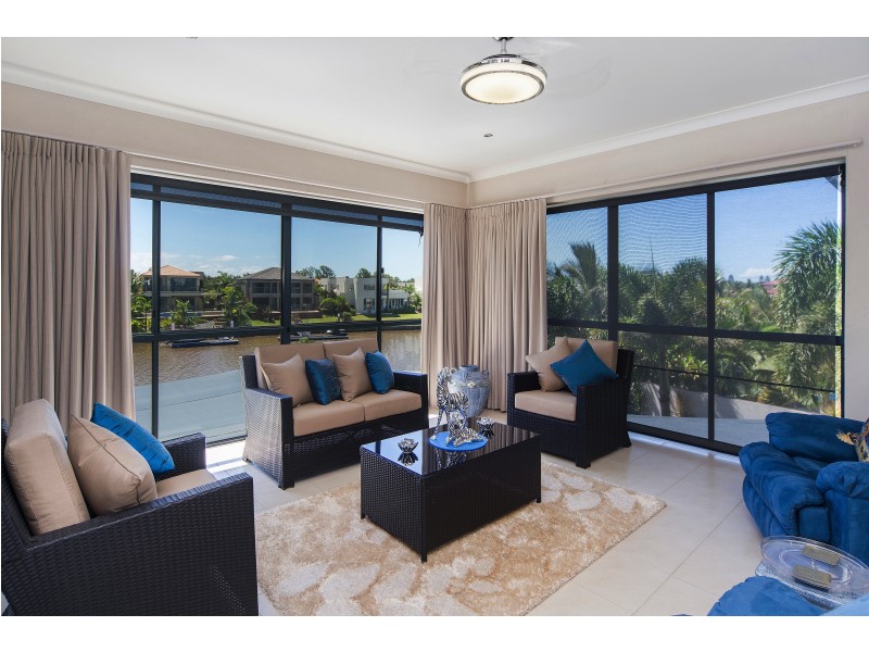 2159 Beaufort Way, Hope Island QLD 4212