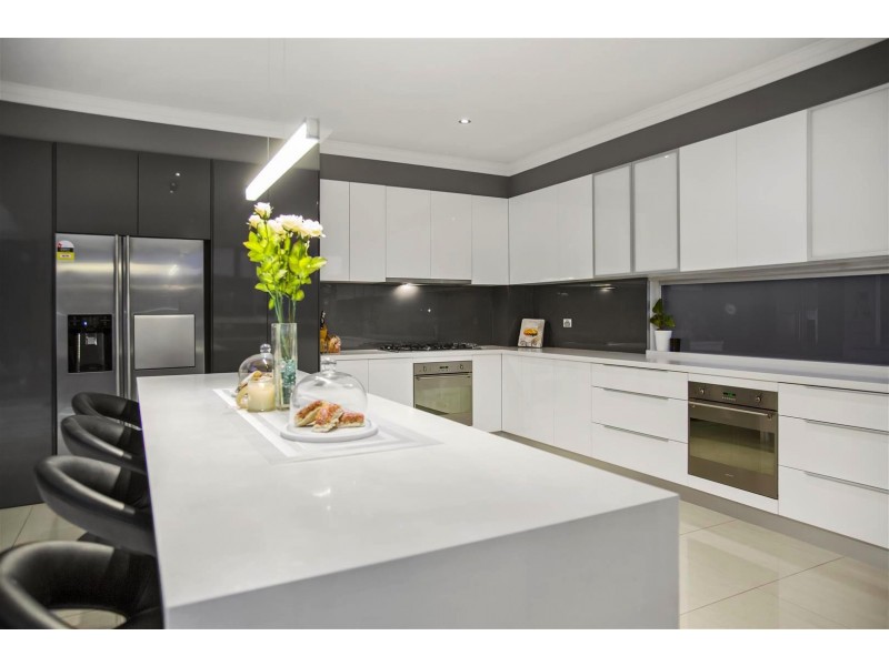 46 Coomera Ct, Helensvale QLD 4212