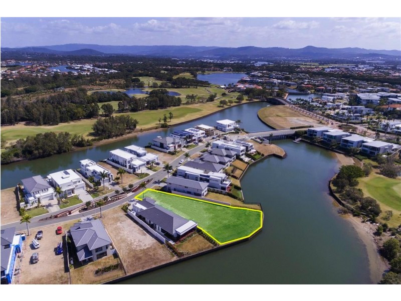 7676-7677 Fairway Bvd, Hope Island QLD 4212