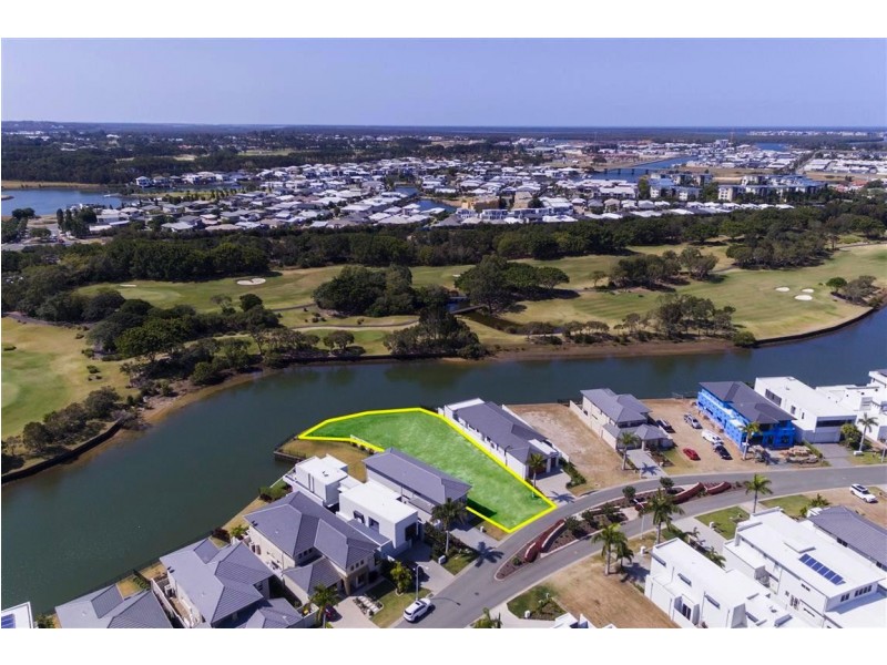 7676-7677 Fairway Bvd, Hope Island QLD 4212
