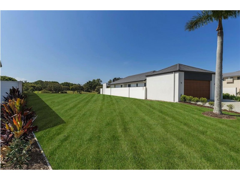 7676-7677 Fairway Bvd, Hope Island QLD 4212