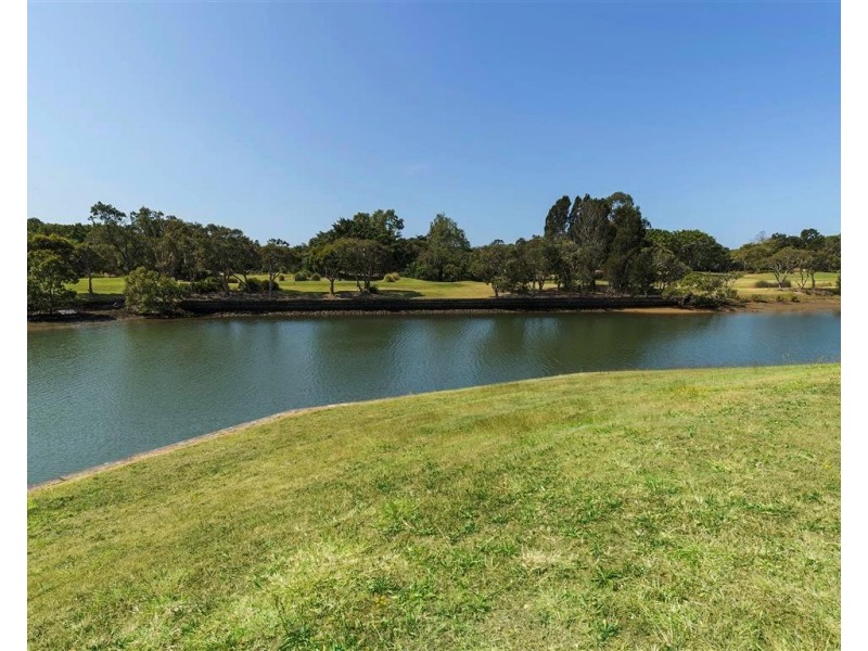 7676-7677 Fairway Bvd, Hope Island QLD 4212