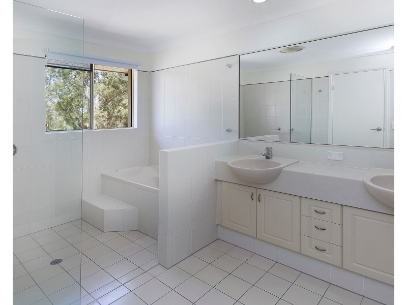 8139 Magnolia Drive West, Hope Island QLD 4212