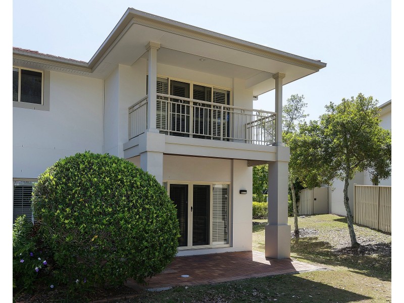 8139 Magnolia Drive West, Hope Island QLD 4212