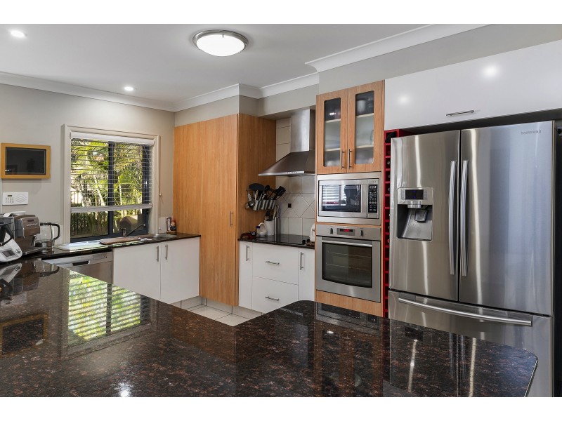 539 Oyster Cove Prom, Helensvale QLD 4212