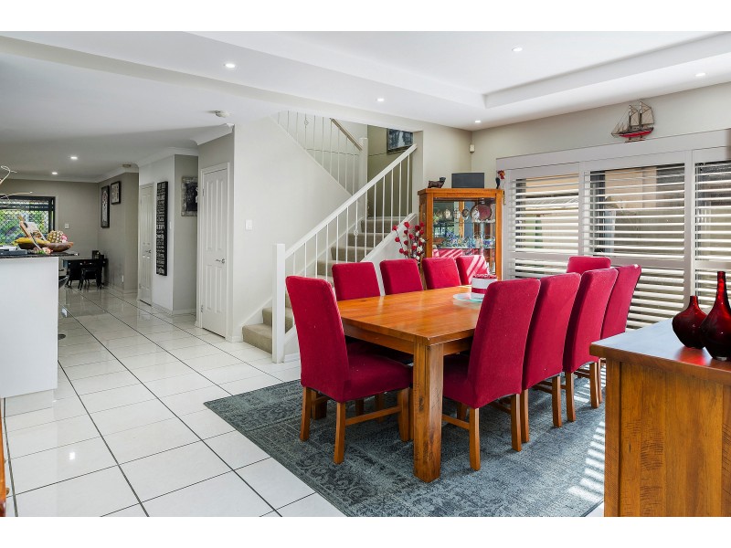 539 Oyster Cove Prom, Helensvale QLD 4212