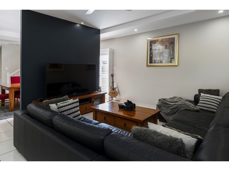 539 Oyster Cove Prom, Helensvale QLD 4212