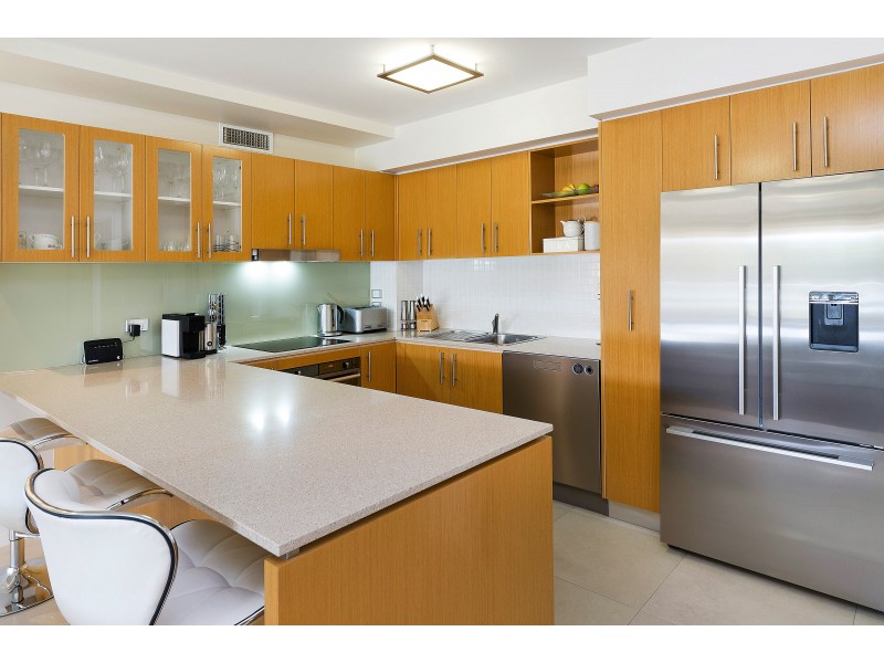 8433 Magnolia Dr E, Hope Island QLD 4212
