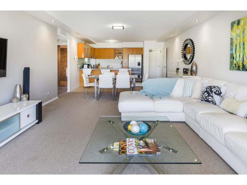 8433 Magnolia Dr E, Hope Island QLD 4212