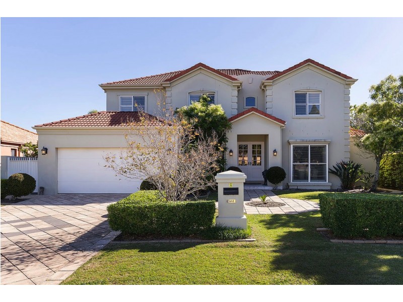 1652 Riverdale Dr, Hope Island QLD 4212